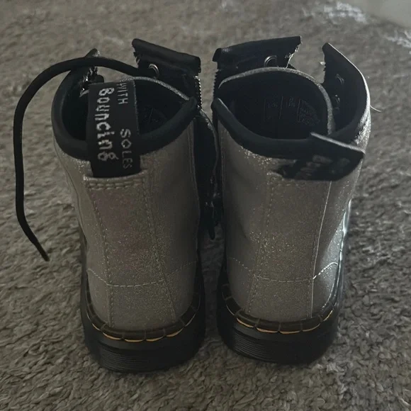 Dr. Martens Metallic Boots Toddler Size 8 - Picture 8 of 8